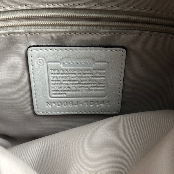 Coach Handbag - Picture 3 of 7